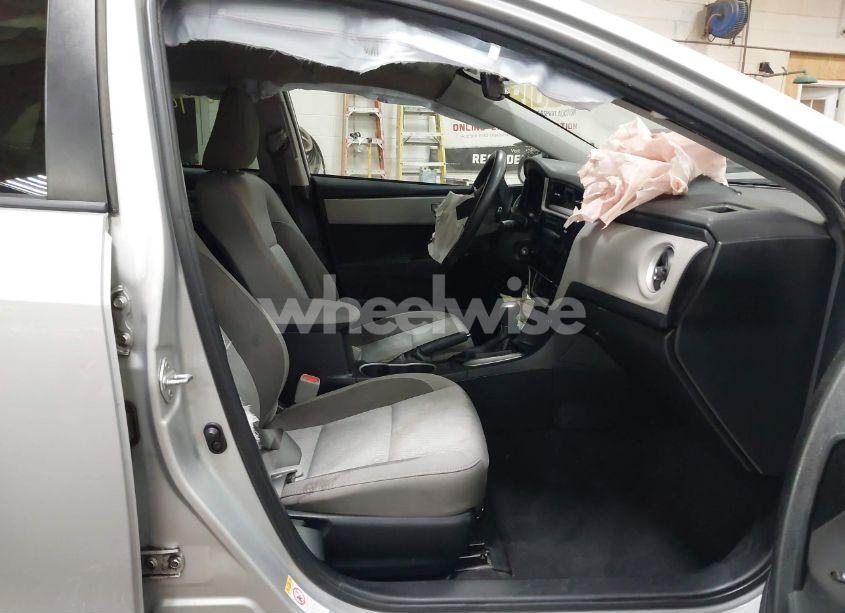 Photo 5 of 2017 Toyota Corolla LE (VIN 2T1BURHE2HC862767)