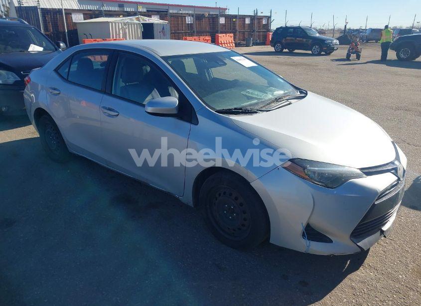 2017 Toyota Corolla LE (VIN 2T1BURHE2HC867970) main photo