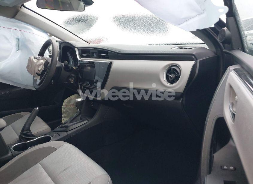 Photo 5 of 2017 Toyota Corolla LE (VIN 2T1BURHE2HC872246)