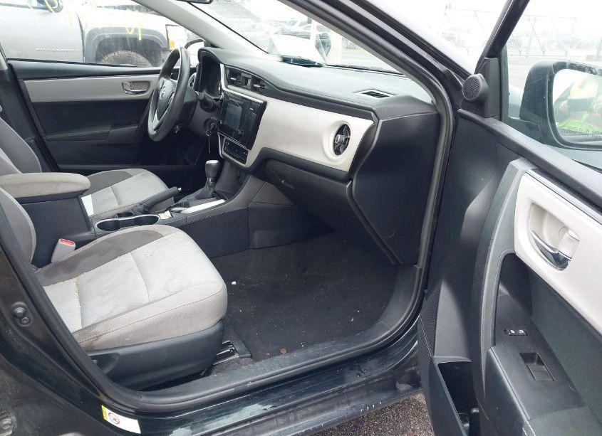 Photo 5 of 2017 Toyota Corolla LE (VIN 2T1BURHE2HC873039)