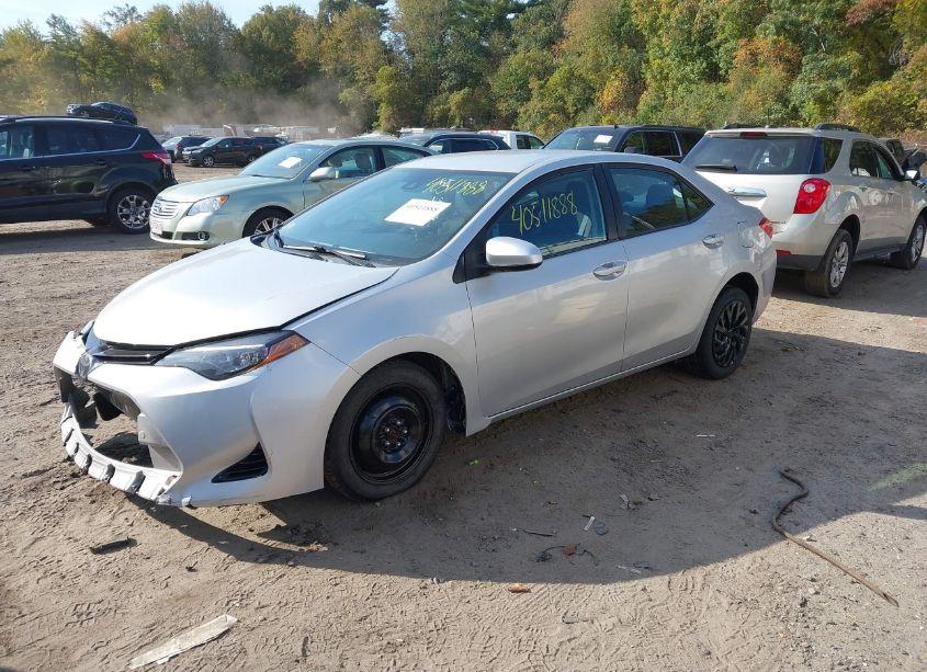 Photo 2 of 2017 Toyota Corolla LE (VIN 2T1BURHE2HC876555)