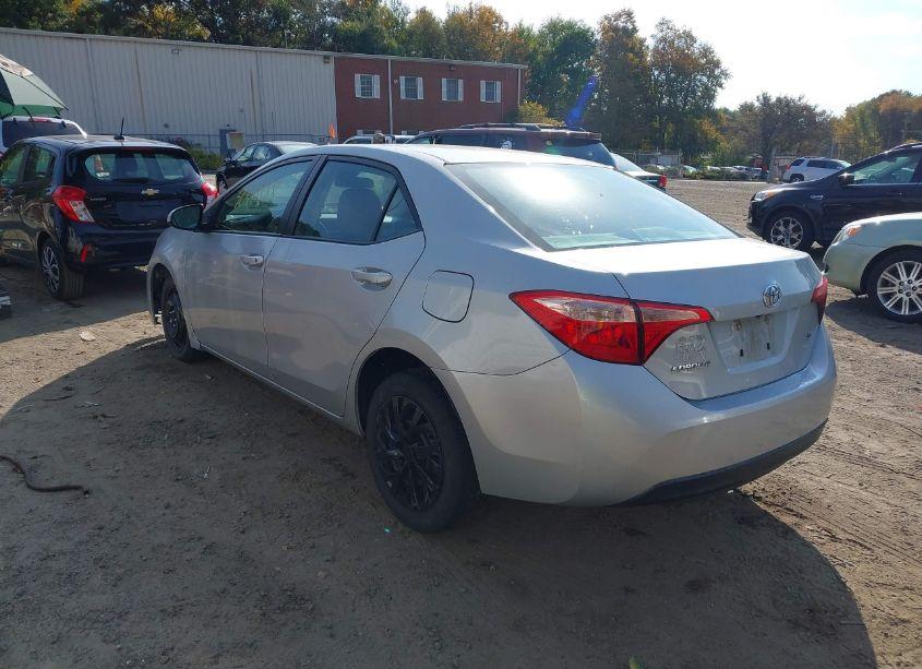 Photo 3 of 2017 Toyota Corolla LE (VIN 2T1BURHE2HC876555)