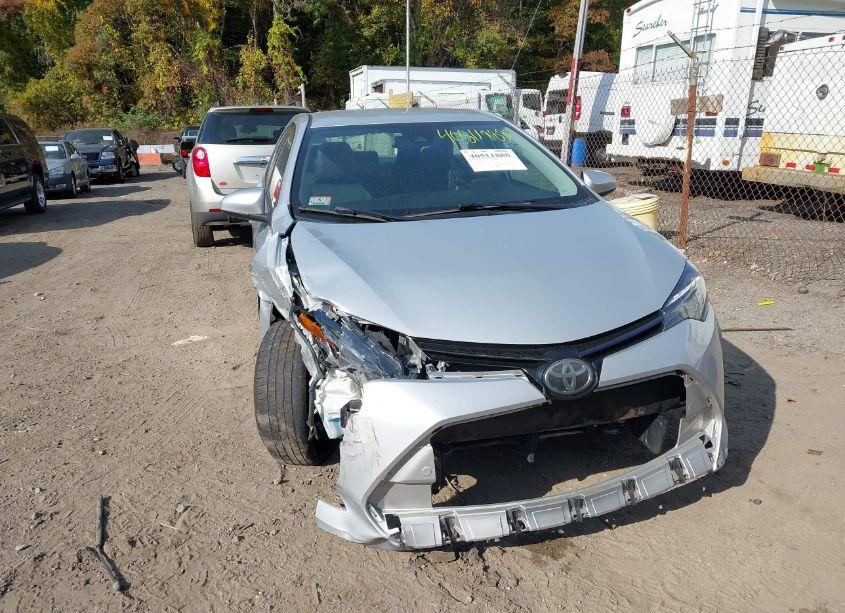 Photo 6 of 2017 Toyota Corolla LE (VIN 2T1BURHE2HC876555)