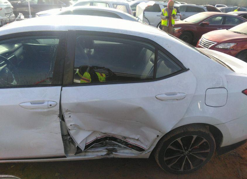 Photo 6 of 2017 Toyota Corolla SE (VIN 2T1BURHE2HC893002)