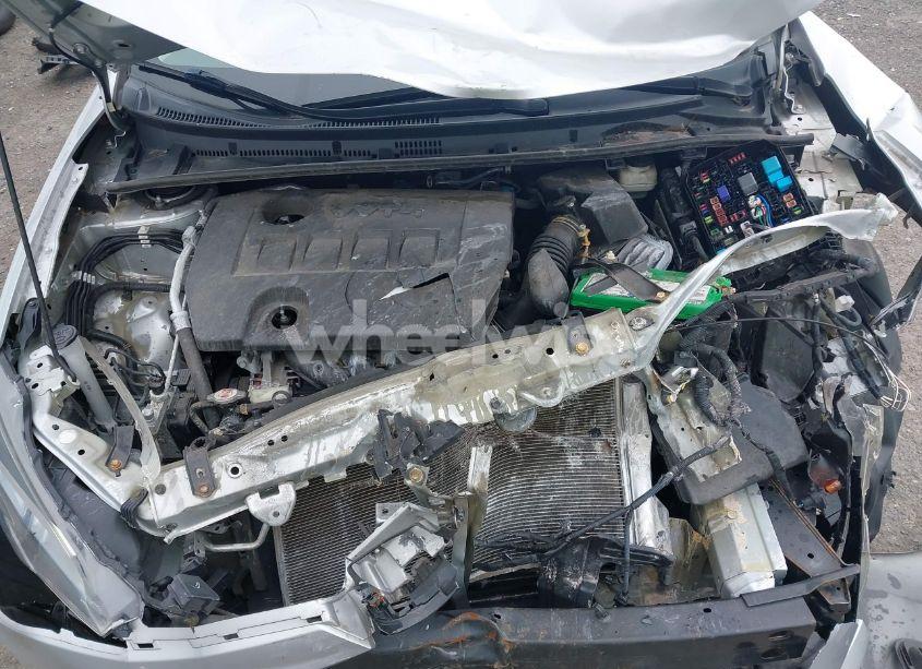 Photo 10 of 2017 Toyota Corolla LE (VIN 2T1BURHE2HC893579)