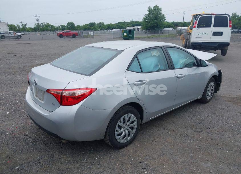 Photo 4 of 2017 Toyota Corolla LE (VIN 2T1BURHE2HC893579)