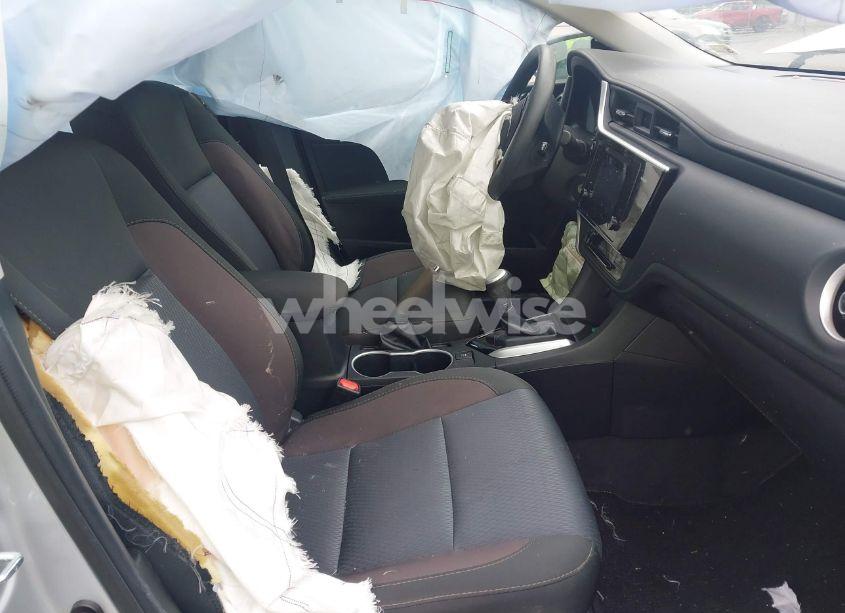 Photo 5 of 2017 Toyota Corolla LE (VIN 2T1BURHE2HC893579)
