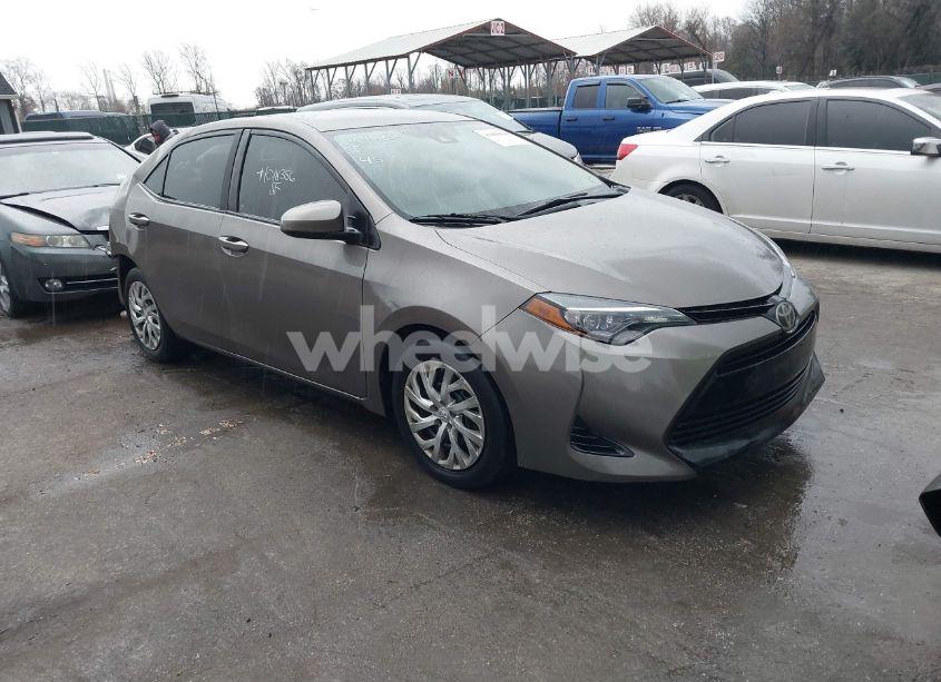 2017 Toyota Corolla LE (VIN 2T1BURHE2HC909022) main photo