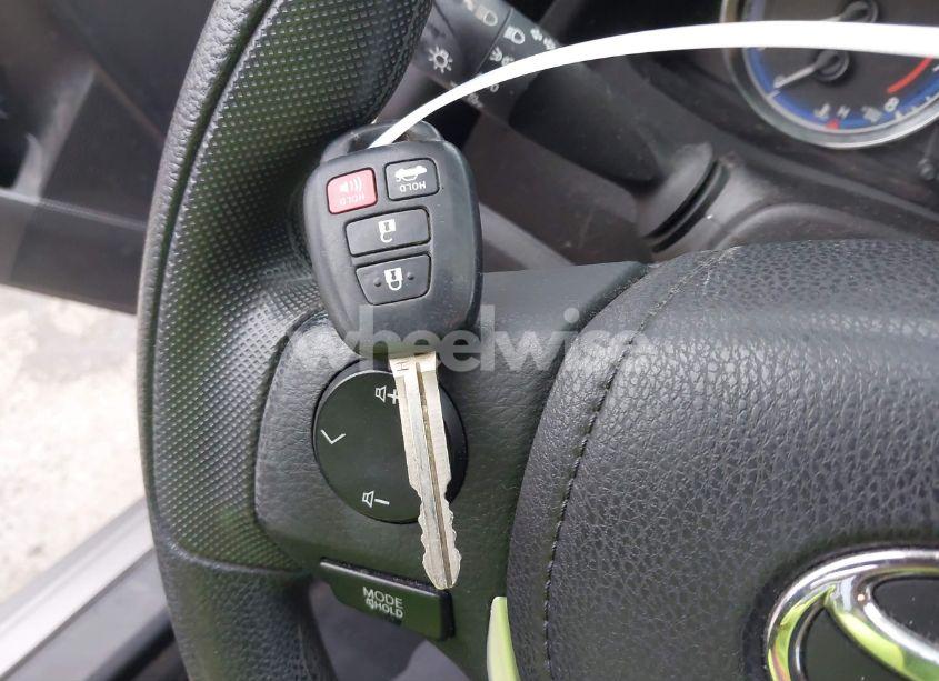 Photo 11 of 2017 Toyota Corolla LE (VIN 2T1BURHE2HC909022)