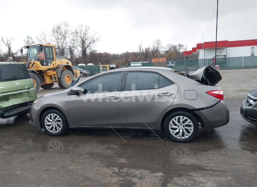 Photo 14 of 2017 Toyota Corolla LE (VIN 2T1BURHE2HC909022)