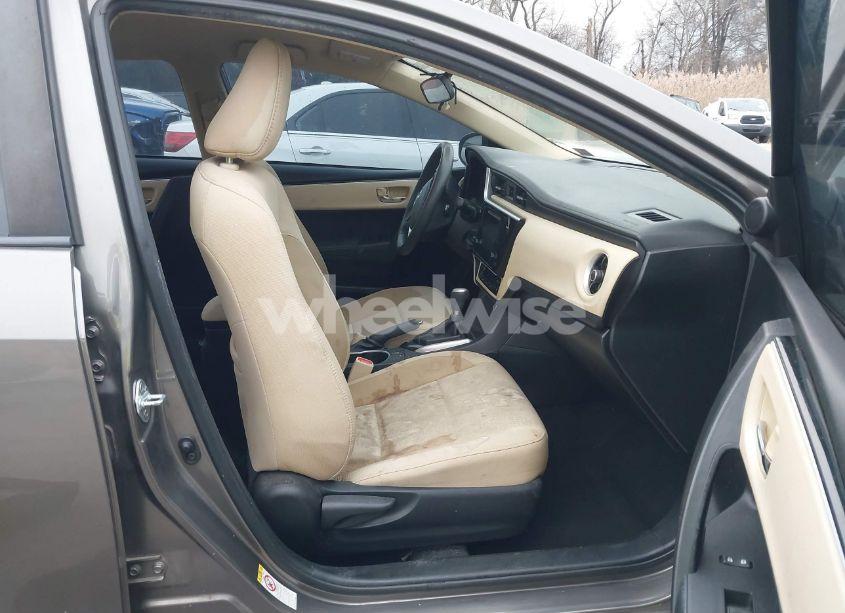 Photo 5 of 2017 Toyota Corolla LE (VIN 2T1BURHE2HC909022)