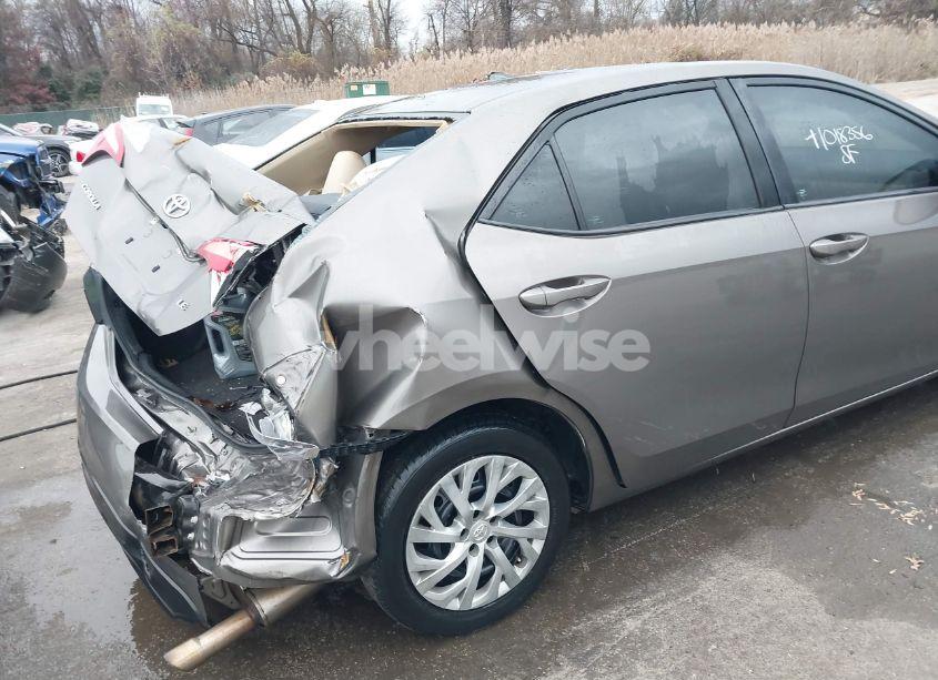 Photo 6 of 2017 Toyota Corolla LE (VIN 2T1BURHE2HC909022)