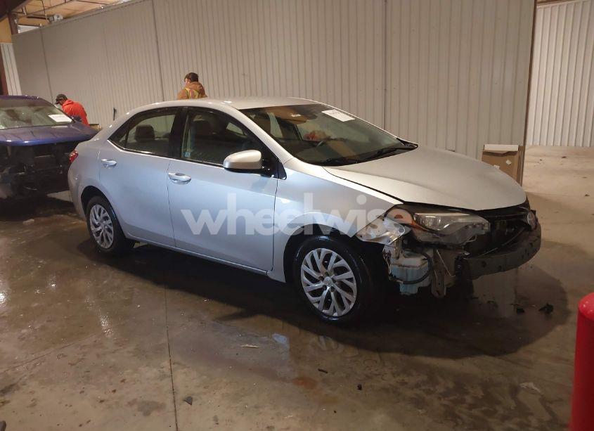 2017 Toyota Corolla LE (VIN 2T1BURHE2HC911644) main photo