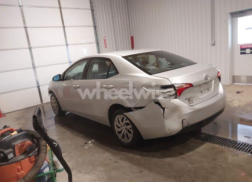 Photo 3 of 2017 Toyota Corolla LE (VIN 2T1BURHE2HC911644)