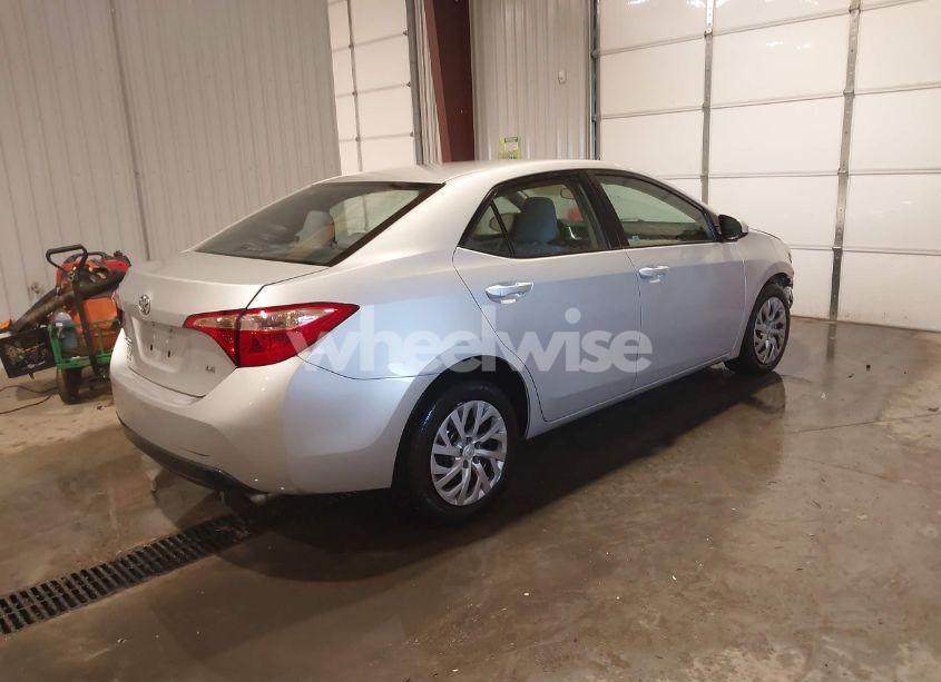 Photo 4 of 2017 Toyota Corolla LE (VIN 2T1BURHE2HC911644)