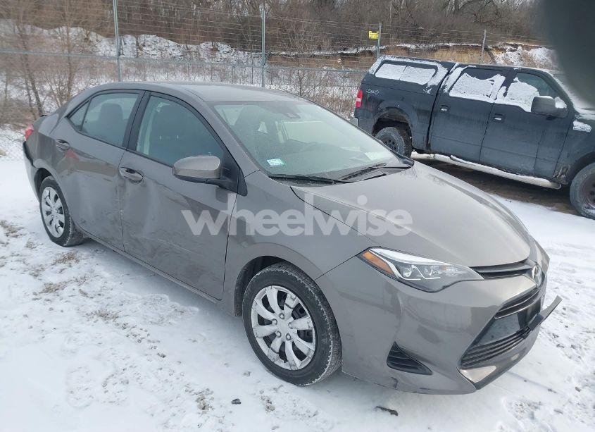 2017 Toyota Corolla LE (VIN 2T1BURHE2HC929335) main photo