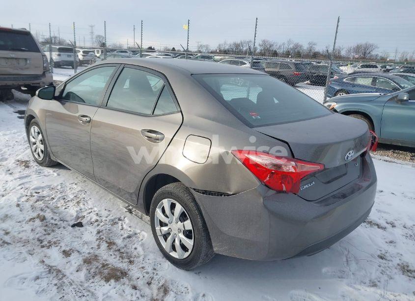 Photo 3 of 2017 Toyota Corolla LE (VIN 2T1BURHE2HC929335)