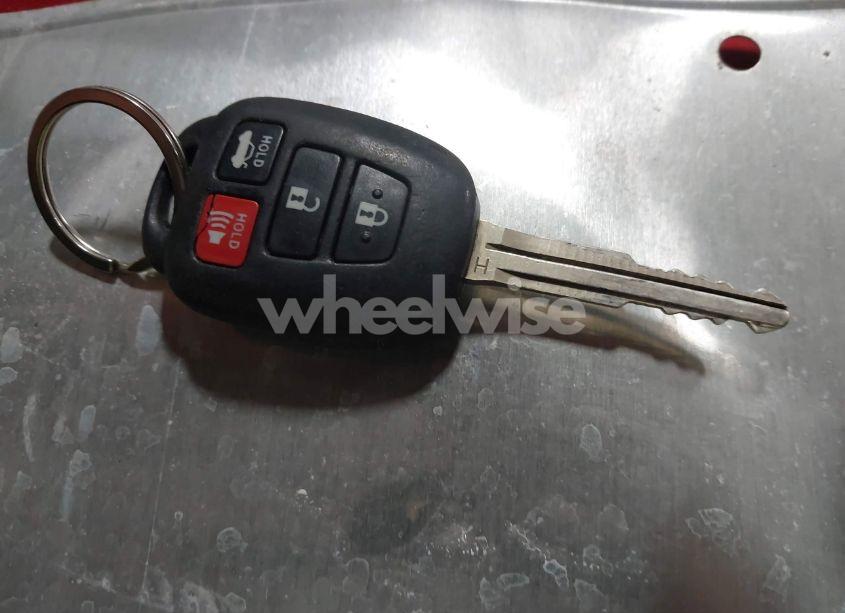 Photo 11 of 2017 Toyota Corolla LE (VIN 2T1BURHE2HC940223)