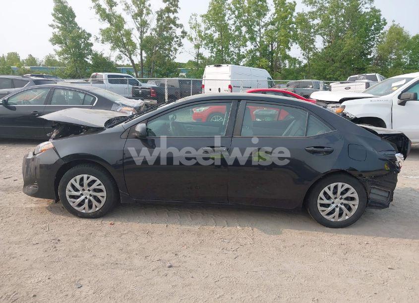 Photo 13 of 2017 Toyota Corolla LE (VIN 2T1BURHE2HC953019)