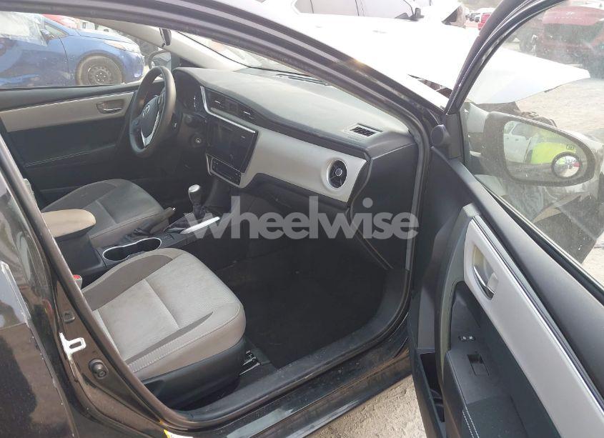 Photo 5 of 2017 Toyota Corolla LE (VIN 2T1BURHE2HC953019)