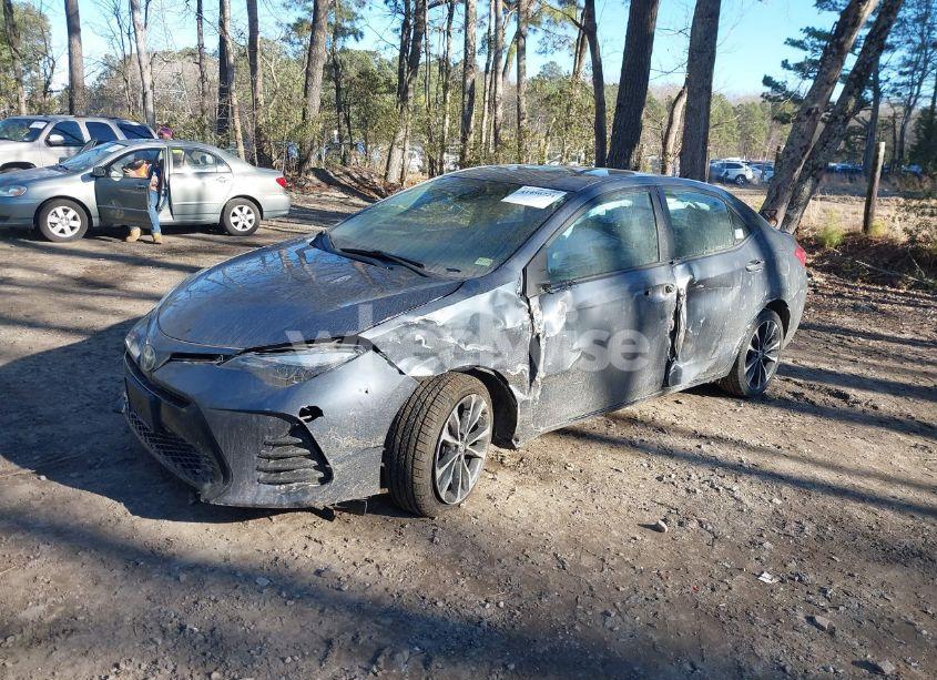 Photo 2 of 2017 Toyota Corolla SE (VIN 2T1BURHE2HC959001)