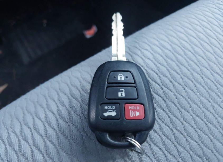 Photo 11 of 2017 Toyota Corolla LE (VIN 2T1BURHE2HC959970)