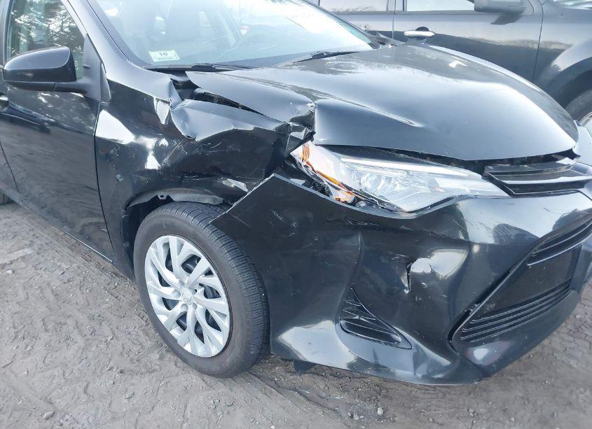Photo 6 of 2017 Toyota Corolla LE (VIN 2T1BURHE2HC959970)
