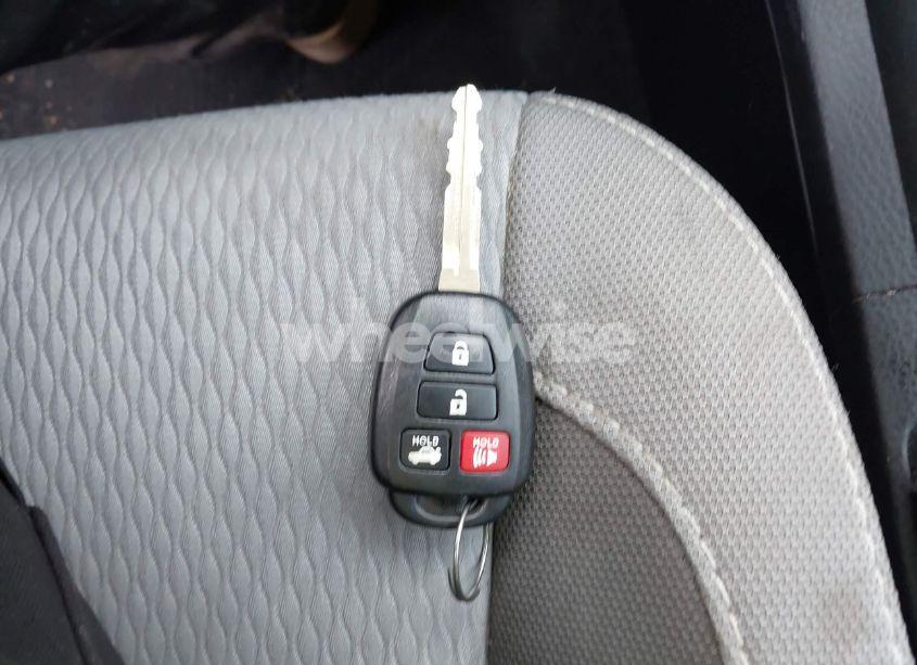 Photo 11 of 2017 Toyota Corolla LE (VIN 2T1BURHE2HC963307)