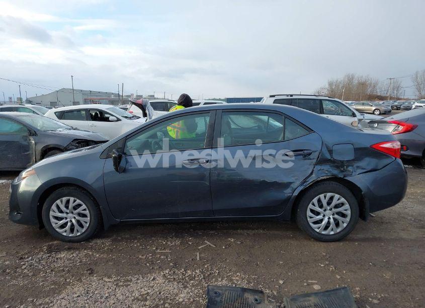 Photo 14 of 2017 Toyota Corolla LE (VIN 2T1BURHE2HC963307)