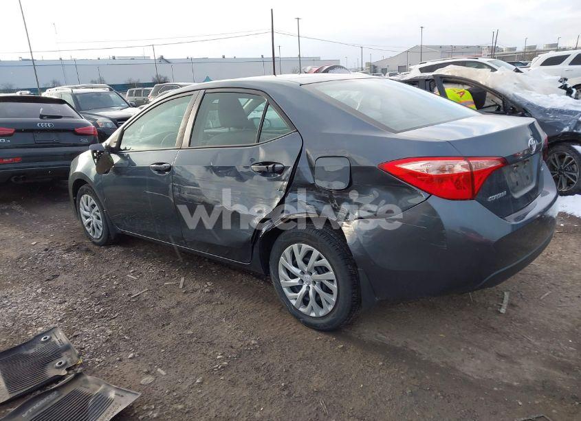 Photo 3 of 2017 Toyota Corolla LE (VIN 2T1BURHE2HC963307)