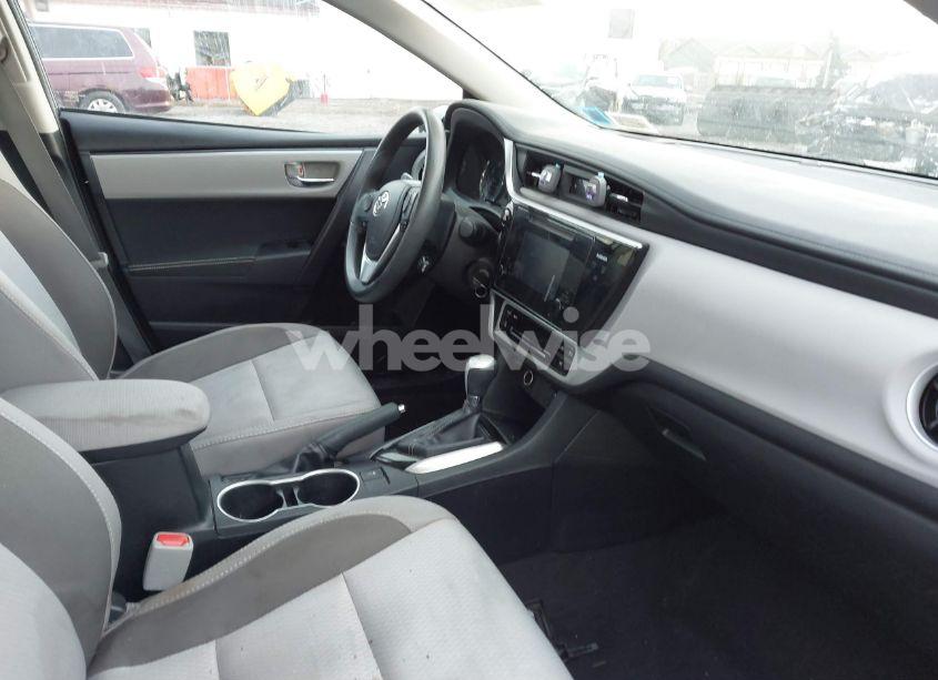 Photo 5 of 2017 Toyota Corolla LE (VIN 2T1BURHE2HC963307)