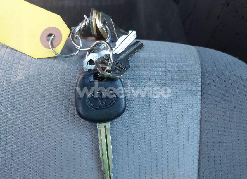 Photo 11 of 2018 Toyota Corolla L (VIN 2T1BURHE2JC000395)