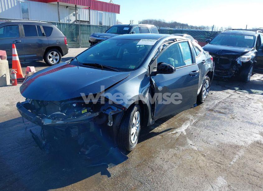 Photo 2 of 2018 Toyota Corolla L (VIN 2T1BURHE2JC000395)