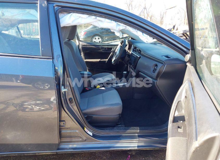 Photo 5 of 2018 Toyota Corolla L (VIN 2T1BURHE2JC000395)