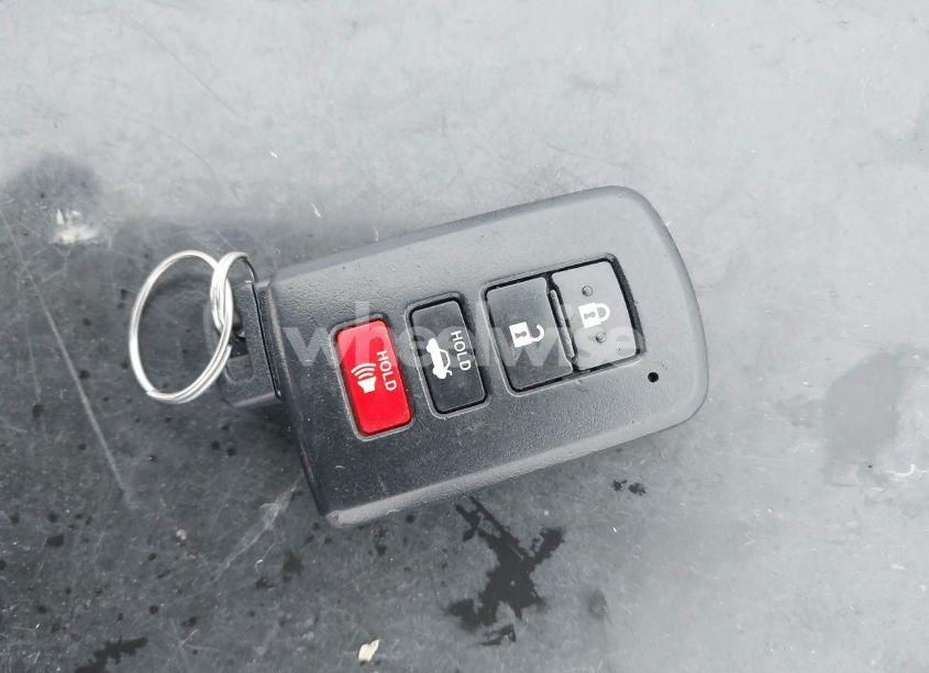 Photo 11 of 2018 Toyota Corolla XSE (VIN 2T1BURHE2JC006231)