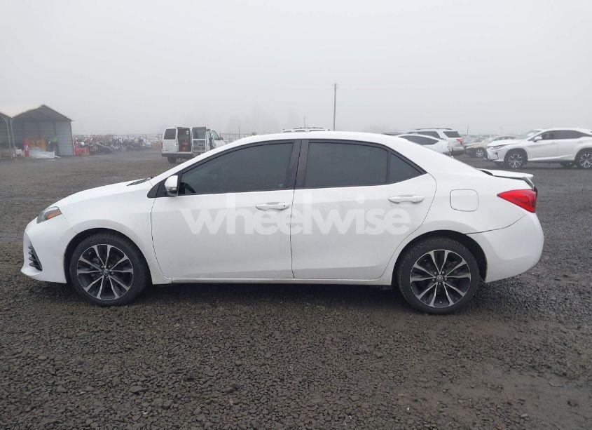 Photo 14 of 2018 Toyota Corolla XSE (VIN 2T1BURHE2JC006231)