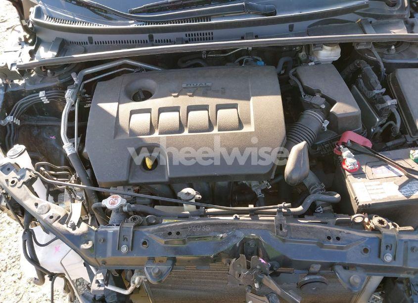 Photo 10 of 2018 Toyota Corolla LE (VIN 2T1BURHE2JC018752)