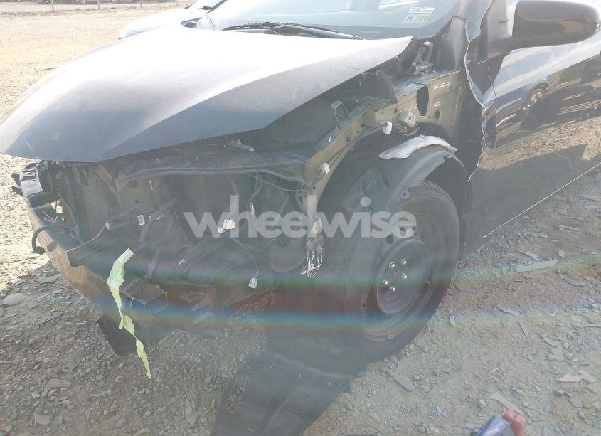 Photo 6 of 2018 Toyota Corolla LE (VIN 2T1BURHE2JC018752)