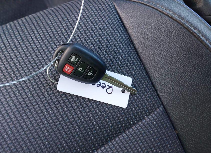 Photo 11 of 2018 Toyota Corolla SE (VIN 2T1BURHE2JC026575)