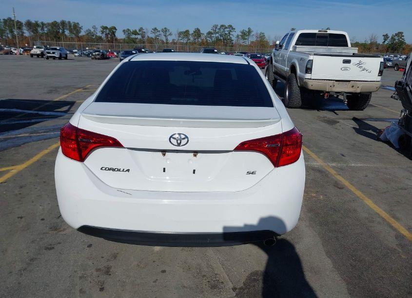 Photo 16 of 2018 Toyota Corolla SE (VIN 2T1BURHE2JC026575)