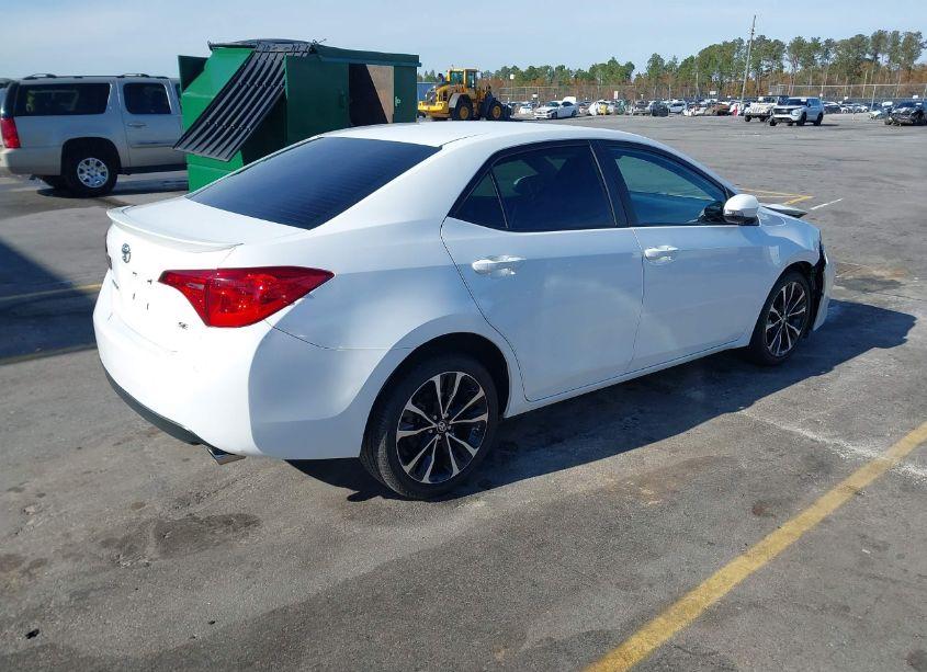 Photo 4 of 2018 Toyota Corolla SE (VIN 2T1BURHE2JC026575)