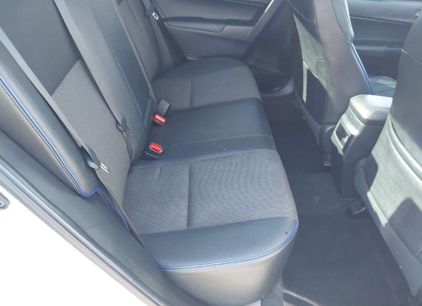 Photo 8 of 2018 Toyota Corolla SE (VIN 2T1BURHE2JC026575)