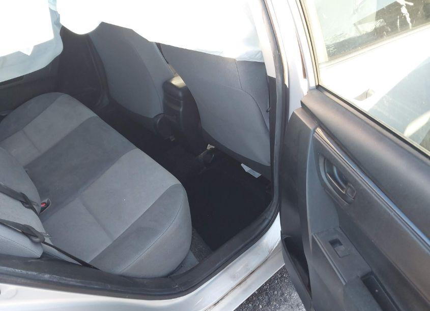 Photo 8 of 2018 Toyota Corolla L (VIN 2T1BURHE2JC043540)