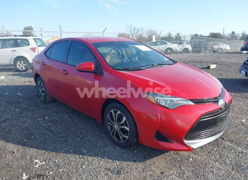 2018 Toyota Corolla LE (VIN 2T1BURHE2JC043831) main photo