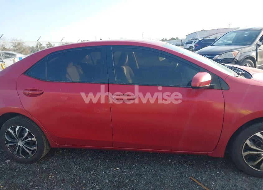 Photo 13 of 2018 Toyota Corolla LE (VIN 2T1BURHE2JC043831)