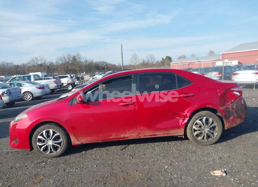 Photo 14 of 2018 Toyota Corolla LE (VIN 2T1BURHE2JC043831)