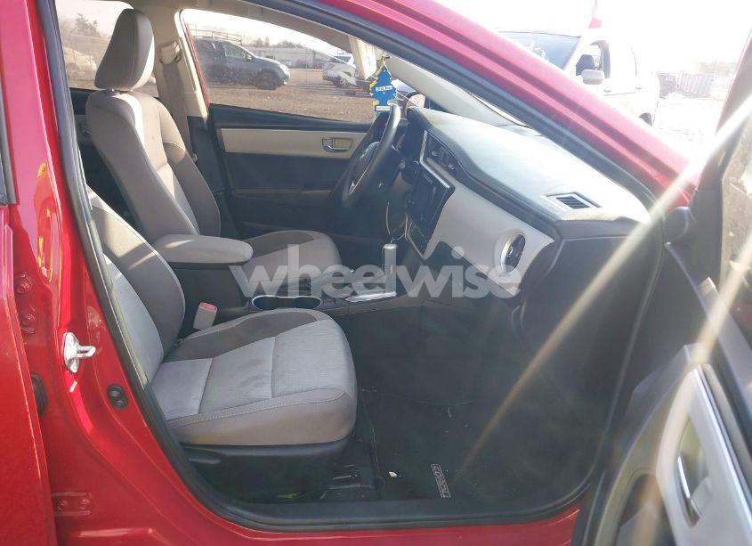 Photo 5 of 2018 Toyota Corolla LE (VIN 2T1BURHE2JC043831)