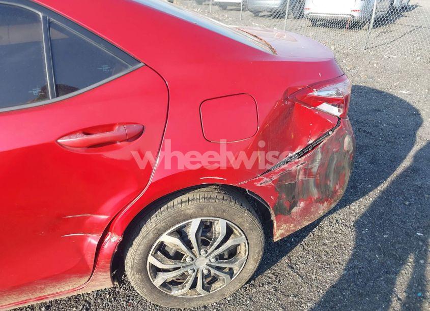 Photo 6 of 2018 Toyota Corolla LE (VIN 2T1BURHE2JC043831)