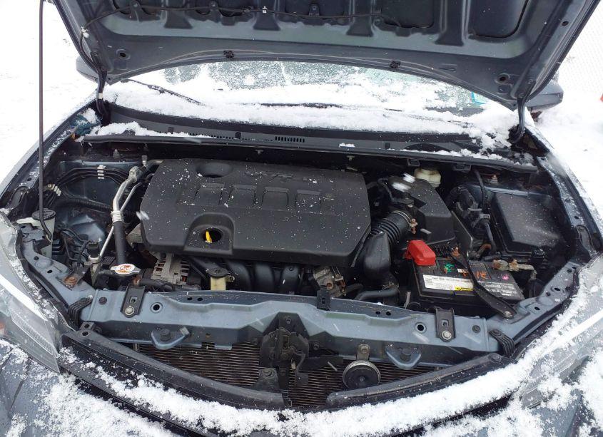 Photo 10 of 2018 Toyota Corolla L/LE/XLE/SE/XSE (VIN 2T1BURHE2JC049046)