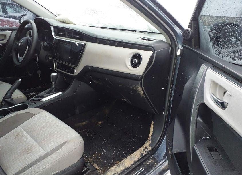 Photo 5 of 2018 Toyota Corolla L/LE/XLE/SE/XSE (VIN 2T1BURHE2JC049046)